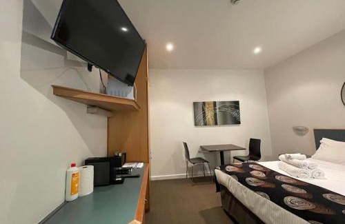 Adelaide Central Business District Apartment | city ex hotel ensuite room in city 408