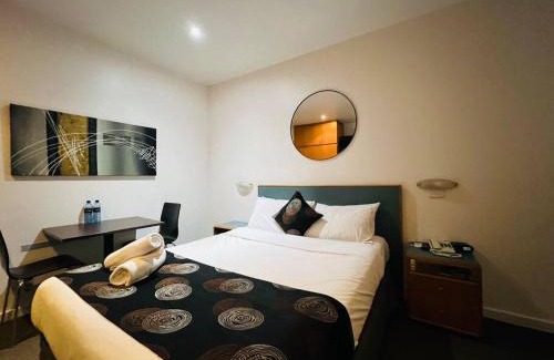 Adelaide Central Business District Apartment | city ex hotel ensuite room in city 408