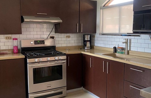 Heredia House | City Experience from a central location in the middle of the Central Valley!