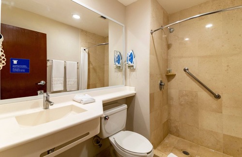 Downtown Cancun Hotel | City Express by Marriott Cancun