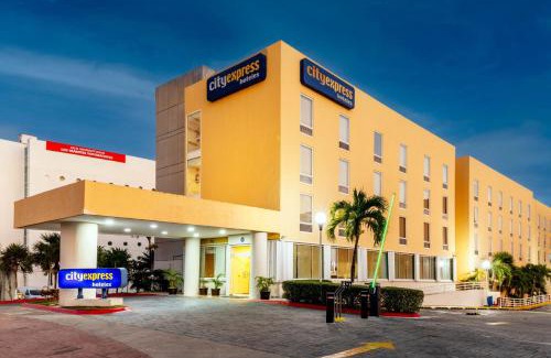 Downtown Cancun Hotel | City Express by Marriott Cancun