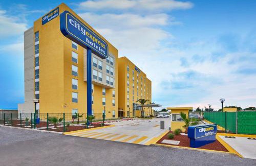Celaya Hotel | City Express by Marriott Celaya Galerias