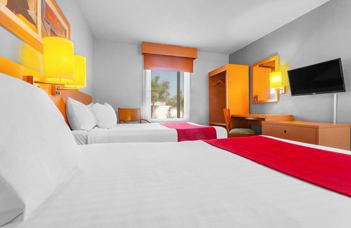 Celaya Hotel | City Express by Marriott Celaya Parque