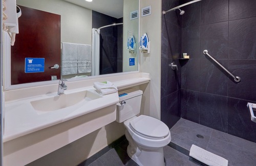 Saltillo Hotel | City Express by Marriott Saltillo Norte