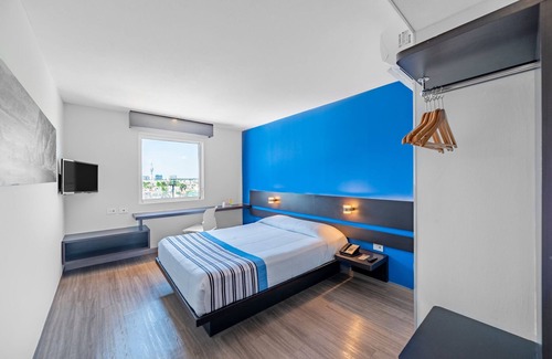 Merida Municipality Hotel | City Express Junior by Marriott Merida Altabrisa