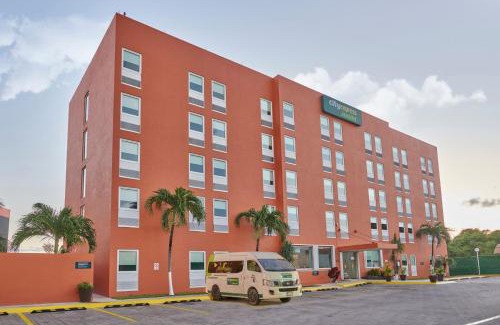 Downtown Cancun Hotel | City Express Junior by Marriott Cancun