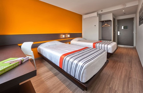 Leon Hotel | City Express Junior by Marriott León Centro De Convenciones