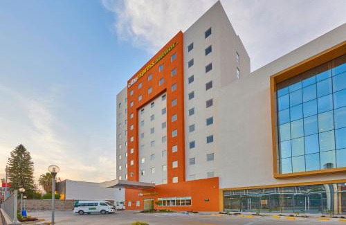 Leon Hotel | City Express Junior by Marriott Leon Centro de Convenciones