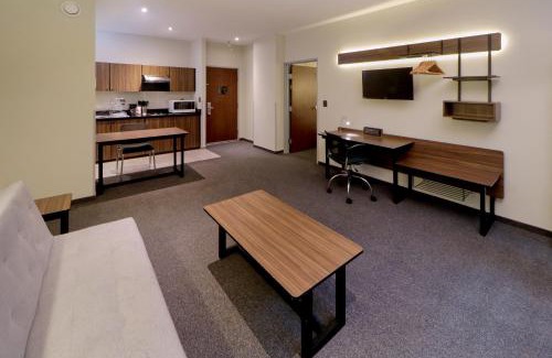 Santa Fe Hotel | City Express Plus by Marriott Ciudad de México Santa Fe