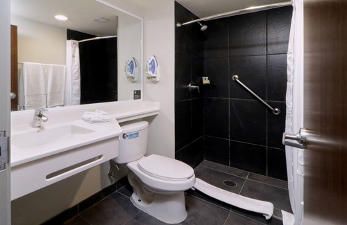 San Jeronimo Hotel | City Express Plus by Marriott Monterrey Galerias