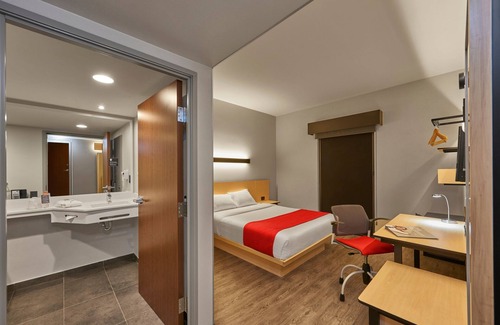 Leon Hotel | City Express Plus by Marriott Leon Centro de Convenciones