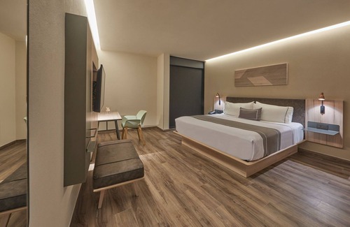 San Luis Potosi Hotel | City Express Plus by Marriott San Luis Potosí