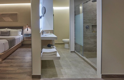 San Luis Potosi Hotel | City Express Plus by Marriott San Luis Potosí