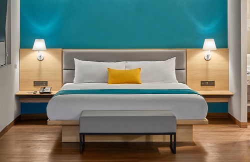 Benito Juarez Hotel | City Express Suites by Marriott Cancún Aeropuerto Riviera