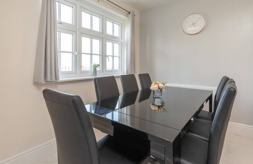 Stanley House | City fields 4 bedroom house in Yorkshire
