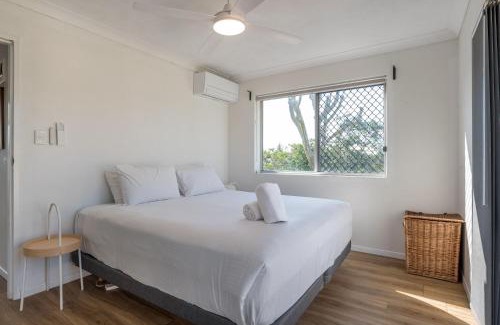 Lutwyche House | City Fringe Retreat Parkland Views Walk to Everything!