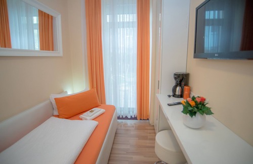 Gleimviertel House | City Guesthouse Pension Berlin