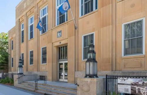 Downtown House | City Hall Recorder's Office