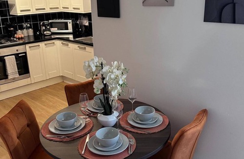 Woolwich Riverside Apartment | City Haven-Modern 2 Bedroom Apartment in London