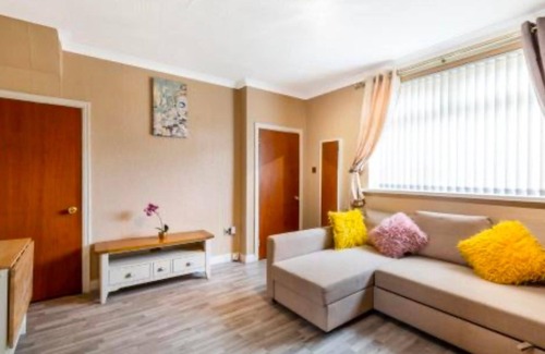 Newcastle-upon-Tyne House | City Home 2bed Wi-fi Garage Parking Free Snacks