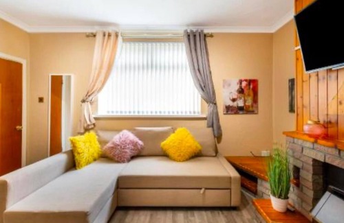 Newcastle-upon-Tyne House | City Home 2bed Wi-fi Garage Parking Free Snacks
