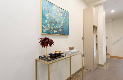 Reading City Centre Apartment | City Life Bliss: Central Studio in Reading