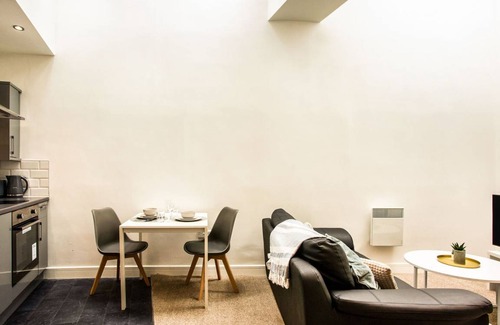 Bradford House | City Living Apartments - Studio 1