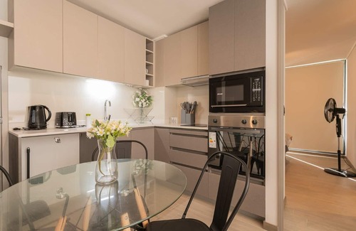 Nunoa Apartment | City Living: Apartment 1D/1B for 3