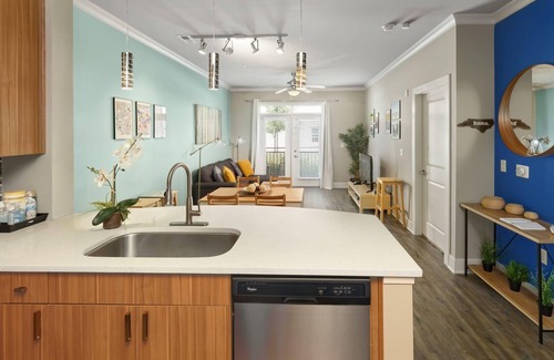 Downtown Apartment | City Living in Downtown Raleigh Luxury Apt 2