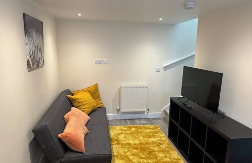 Upton Cheyney House | City Living | Sandstone Villa C