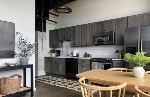 Old City Apartment | City Loft w/View of Gay St