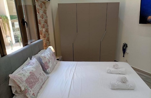 Kypseli Apartment | City Oasis