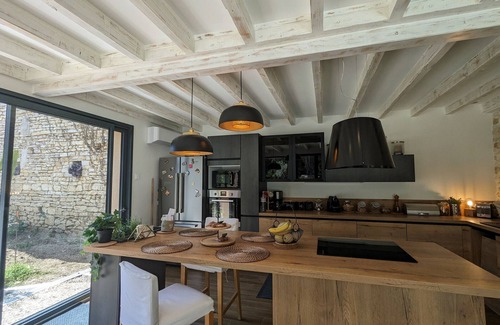 Chateauroux Cottage | City Oasis with Private Pool and Parking in Central Châteauroux