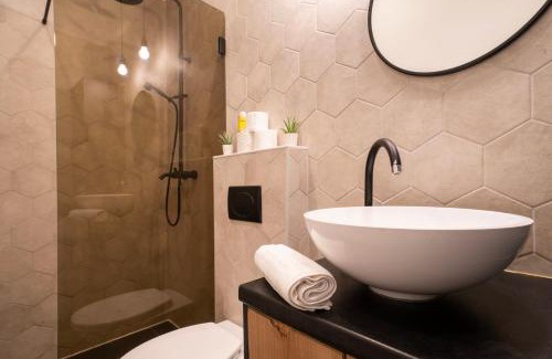 Erzsebetvaros Apartment | City Park Corner Loft Bold Design AC Comfort