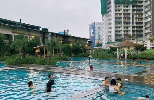 Pasig Condo | City & River View Retreat: Ideal for Meditation