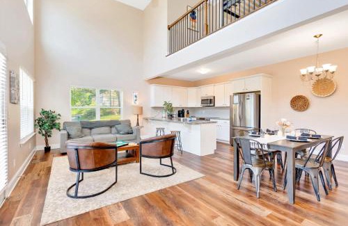 Chattanooga House | City Side Comfort in Missionary Ridge - hot tub