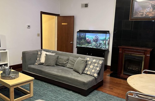 Downtown Pittsburgh Apartment | City Sights 2 Queen Beds Downtown Apt