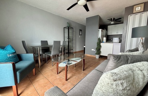 Rio Piedras Apartment | City Skyline from 17th Floor - Parking & Gym