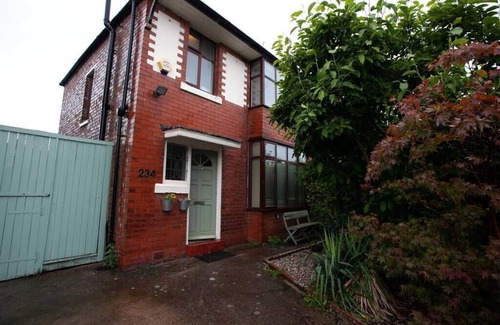 Chorlton-cum-Hardy House | City SuperHost Free Parking Chorlton Home