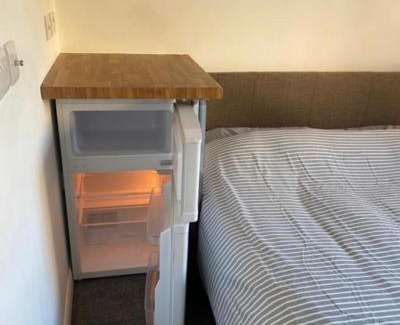 Corby House | City Vacations Corby 4 separate room house