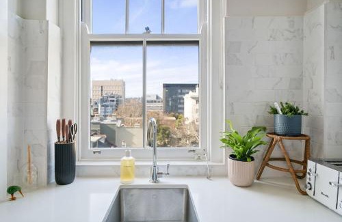 Darlinghurst Apartment | City Vibes in Darlinghurst