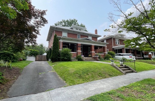 Johnson City Apartment | City Vibes + Nature Trails! Relax in our comfy 2BR—perfect base for exploring Johnson City & beyond.