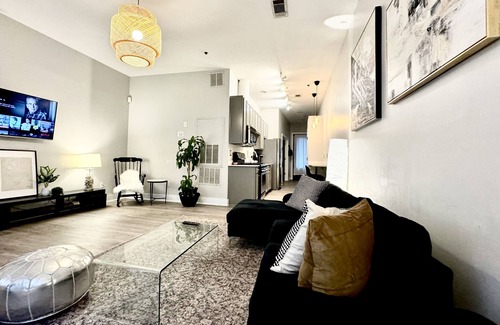 Peoplestown Apartment | City View Loft Over the Hills