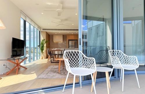 West End Apartment | City View Retreat 2BR 2BA Sofa Bed Free Parking