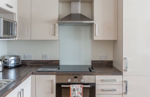 Reading City Centre Apartment | City Wall House by House of Fisher