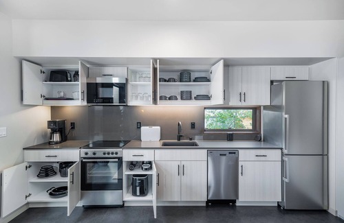 Middletown Apartment | City24 Hotel Little Italy Mission Hills