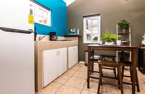 Colon Apartment | Citylife Apartments - Pool/Free Parking/in Willemstad. Apartment O