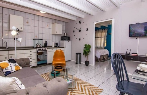 Colon Apartment | Citylife Apartments - Pool/Free Parking/in Willemstad. Apartment B