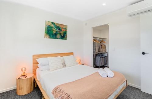 Chermside Apartment | Cityscape Comfort 2BR Abode w/ Balcony & Parking