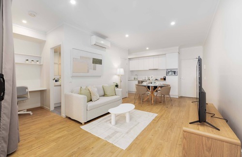 West End Apartment | Cityside Comfort 1BR Retreat in West End, Parking